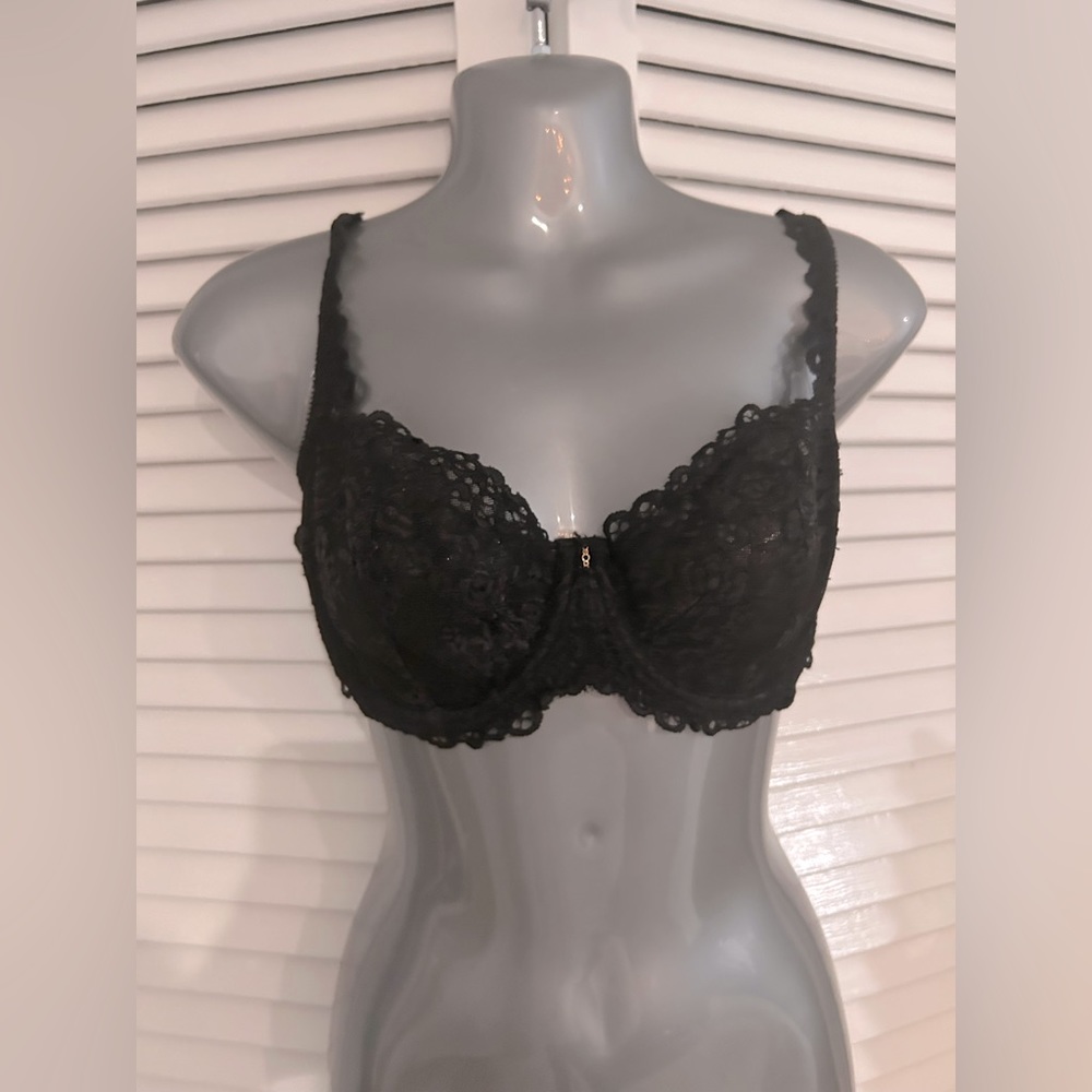 Victoria’s Secret black lace and mesh Demi bra size 34DD